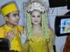 Lutfi Agizal dan Nadya Indry memberikan keterangan pers usai melaksanakan ijab kabul di Hotel Aston Prority Simatupang, Jakarta Selatan, Sabtu (9/10/2021). [Ismail/Suara.com]