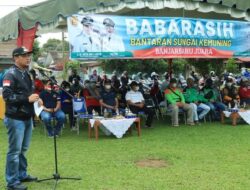 Gotong-royong Bersihkan Bantaran Sungai Kemuning Untuk Cegah Banjir