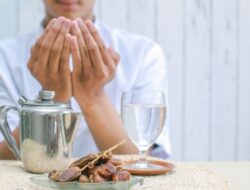 Mudah Dihafalkan, Berikut Beragam Doa Buka Puasa Latin dan Artinya