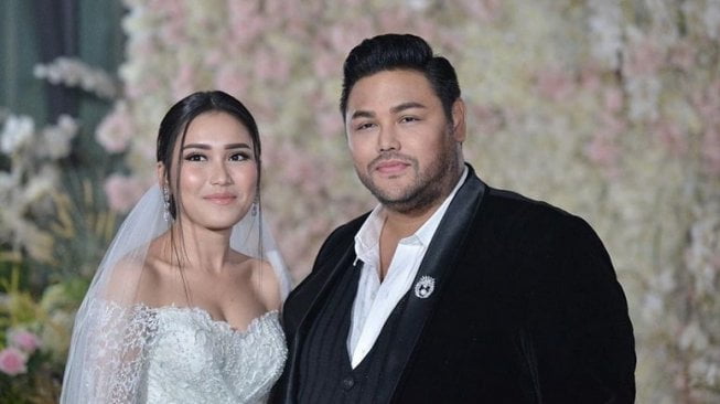 Ivan Gunawan dan Ayu Ting Ting. [Instagram]