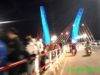 PENUH – Warga Kota Banjarmasin memenuhi Jembatan Sungai Alalak, Kota Banjarmasin, Kalsel.