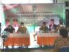 Bupati Tanah Bumbu melakukan evaluasi percepatan pembangunan di Tanbu. (foto: humas)