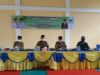 Bupati Tanbu melakukan rapat koordinasi dengan para Camat dan Kepala Desa di Kuranji. (foto: humas)