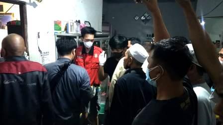 Mayat guru olah raga madrasah tsnawiyah di Kabupaten Balangan. (foto: ist)