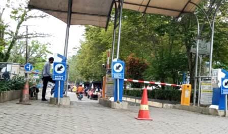 Portal di pintu masuk Pasar Keramat Barabai. (foto: ramli)