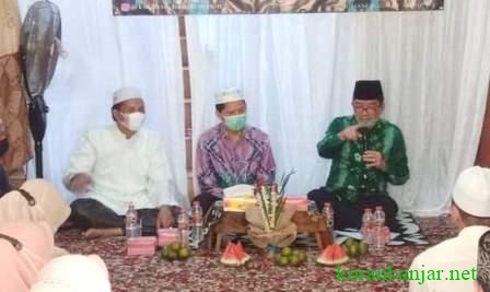Peringatan Maulid Nabi Muhammad Saw di Asrama Putri Mahasiswi Kabupaten HST di Banjarmasin. (foto: ramli)