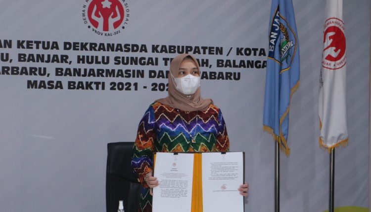 Ketua Dekranasda Kabupaten Banjar Hj Nurgita Tiyas, Selasa (16/11/2021). (Sumber Foto: Kominfo Banjar/koranbanjar.net)
