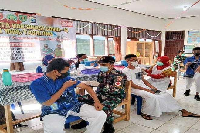 Kodim 1008/Tabalong melaksanakan vaksin bagi masyarakat umum, lansia dan pelajar. (foto : kodim 1008/Tabalong)
