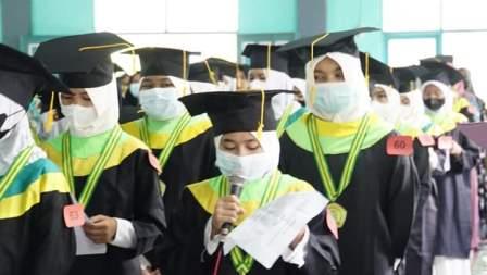 Wisuda santri TK Alquran se Kecamatan Sungai Raya, Kabupaten Hulu Sungai Selatan. (foto: humas)