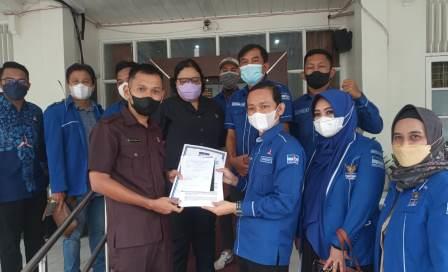 PERLINDUNGAN – Pengurus Partai Demokrat Kalsel meminta perlindungan hukum ke PTUN Banjarmasin. (foto:leon)