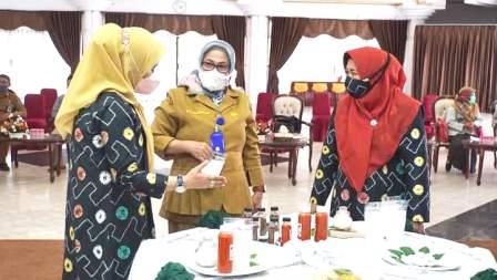 Dinas Ketahanan Pangan dan TP PKK Ikuti Lomba Menu Cipta Beragam. (foto: humas)