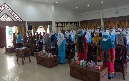 Orientasi Teknis Penguatan Organisasi dan Kepemimpinan serta sekeligus pelantikan pengurus Himpaudi Tabalong masa bakti 2020-2021. (foto : Arif)