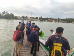 Terjebak di Pulau Birah Birahan, Puluhan Wisatawan Dievakuasi Jajaran Sat Polair