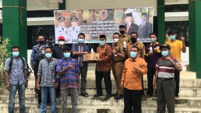 Petani Karet di Tanah Bumbu Menerima Bantuan Pembeku Lateks