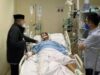 Ketua Umum PAN Zulkifli Hasan didampingi Ketua DPW PAN DKI Jakarta Eko Hendro Purnomo atau Eko Patrio saat menjenguk politikus PPP, Abraham Lunggana atau Haji Lulung, yang tengah dirawat di RS Harapan Kita, Jakarta Barat, Jumat (3/12/2021). Sempat Kritis karena Sakit Jantung, Haji Lulung Meninggal di RS Harapan Kita.(Istimewa)