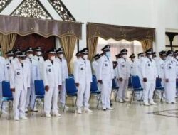 Lantik 64 Kades, Pesan Bupati Tabalong; Jalin Hubungan Harmonis Dengan BPD