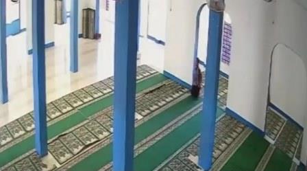 Ilustrasi kotak amal masjid. (Bantenhits.com)