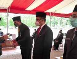 Bupati Tabalong Sematkan Tanda Kehormatan Satyalancana Karya Satya kepada 259 ASN