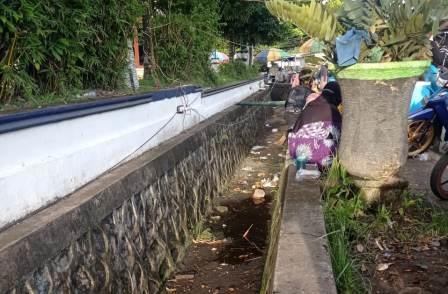 Sampah masih terlihat berserakan. (foto: koranbanjar.net)