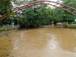 Sempat Diguyur Hujan, Kondisi Air Sungai Barabai Normal