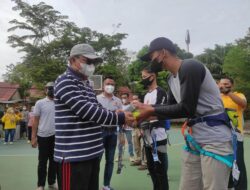 Bupati Tabalong Serahkan Bantuan Alat Tanding dari Kemenpora Kepada Dua Cabor Unggulan