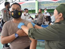 Antisipasi Penyebaran Cepat Virus Varian Baru Omicron, Kodim 1004 Kotabaru Laksanakan Vaksinasi Booster