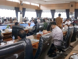 Dinilai Berbelit, Perwakilan PT. TCT Diteriaki Peserta RDP DPRD Kalsel