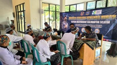 Serbuan Vaksinasi Maritim di Ponpes Darul Ilmi Liang Anggang