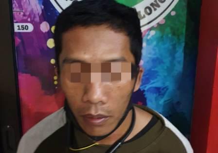 Pelaku YH alias Ateng (31) warga Balangan ditangkap Satrenarkoba Polres Tabalong.(foto : Humas Polres Tabalong)