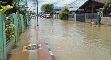 Banjir di Kota Barabai berangsur surut.