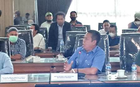 Perwakilan Asosiasi Angkutan batubara dan tongkang.(foto: leon)