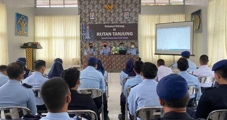 Rapat evaluasi dan rencana kinerja Rutan Klas IIB Tanjung. (foto: humas rutan Tanjung)