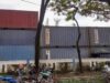Peti kemas numpuk di Pelabuhan Triksakti Banjarmasin.