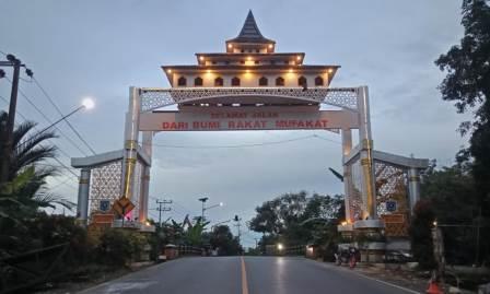 Pintu gerbang perbatasan kabupaten HST dan HSS.