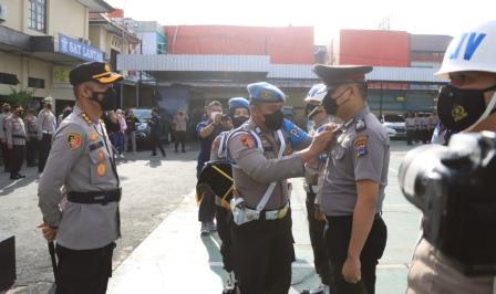 Upacara pemberhentian secara tidak hormat (PTDH) oknum polisi pemerkosa mahasiswi Fakultas FH ULM di Mapolresta Banjarmasin.