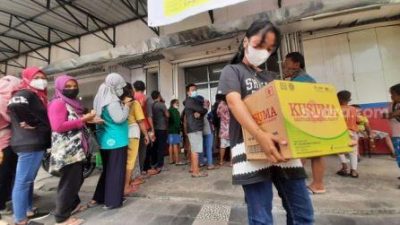 Ketika Minyak Goreng Langka, Masyarakat Beli Wajib Tunjukkan KK dan Sertifikat Vaksin