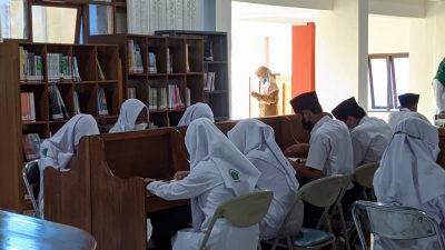 PTM Diberlakukan, Perpustakaan di Tabalong Kembali Ramai Dikunjungi Pelajar