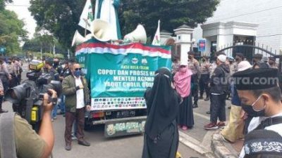 Massa PA 212 ‘Serbu’ Kantor Kemenag, Tuntut Copot Menag Yaqut