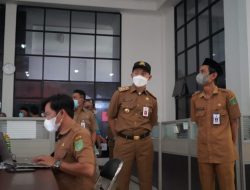 Sekda Tanah Bumbu Sidak Disiplin Pegawai