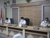Untuk menjaga silaturrahmi dengan para wartawan, Bupati Hulu Sungai Selatan,H. Achmad Fikry didampingi Wakil Bupati Syamsuri Arsyad, mengumpulkan para wartawan yang bertugas di Kabupaten HSS, di Aula Ramu Setda Kabupaten Hulu Sungai Selatan, Rabu (27/4/2022) pukul 07.45 wita.