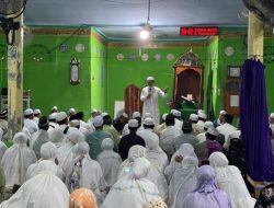 Bupati Tanah Bumbu Salat Tarawih di Masjid An Nuur