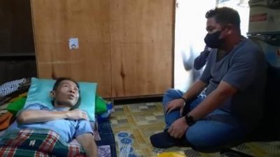 Bang Dhin Jenguk Wartawan INews Kalsel, Terbaring Sakit Akibat Kekurangan Zat Albumin   