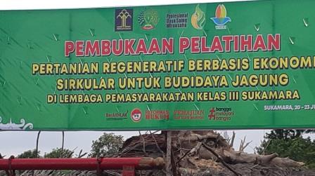 Spanduk kegiatan. 