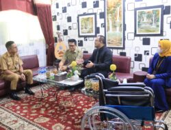 10 Buah Kursi Roda Diberikan BSI Untuk RSUD PJS, Sekda Kotabaru Harapkan Ini Dapat Bermanfaat