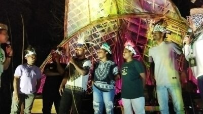 Mahasiswa Papua Ikut Hadiri Aruh Adat Desa Liyu