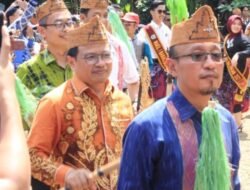Komisi IV Hadiri Acara Perayaan Adat Hasil Panen Mesiwah Pare Gumboh