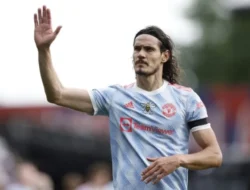 Edinson Cavani Resmi Berlabuh ke Valencia