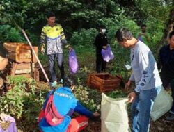 ASN dan Masyarakat Tanah Bumbu Aksi Bersih Lingkungan