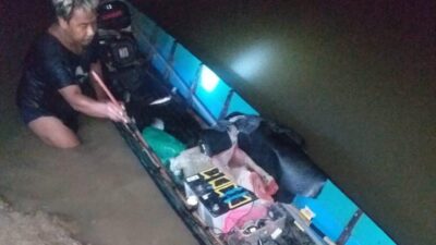 Polisi Temukan Perahu dan Alat Setrum Ikan Yang Ditinggal Kabur Pemiliknya