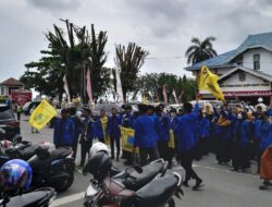 Tolak Kenaikan Harga BBM, Gabungan Mahasiswa di Kotabaru Lakukan Aksi di Depan DPRD
